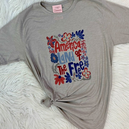 Ameria Land of the Free Patriotic Boho 4th July Graphic T-Shirt
