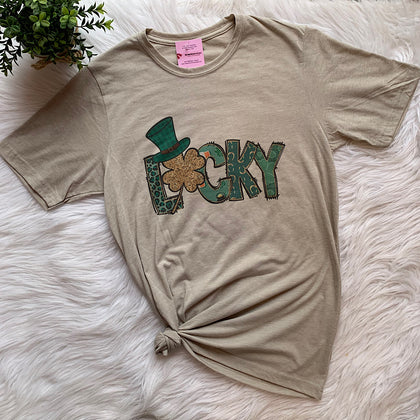 St Patrick's Day Lucky Hat Short Sleeve Graphic T-Shirt Unisex Fit